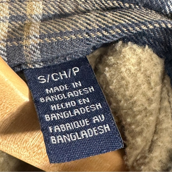 Wrangler sherpa lined flannel shacket/jacket, size small, layer warm - Picture 3 of 12